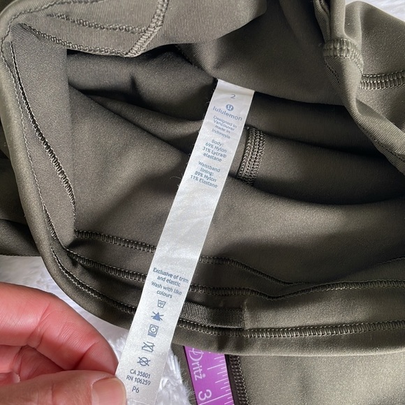 LULULEMON Train Times Crop (17") size 2 - Picture 5 of 10